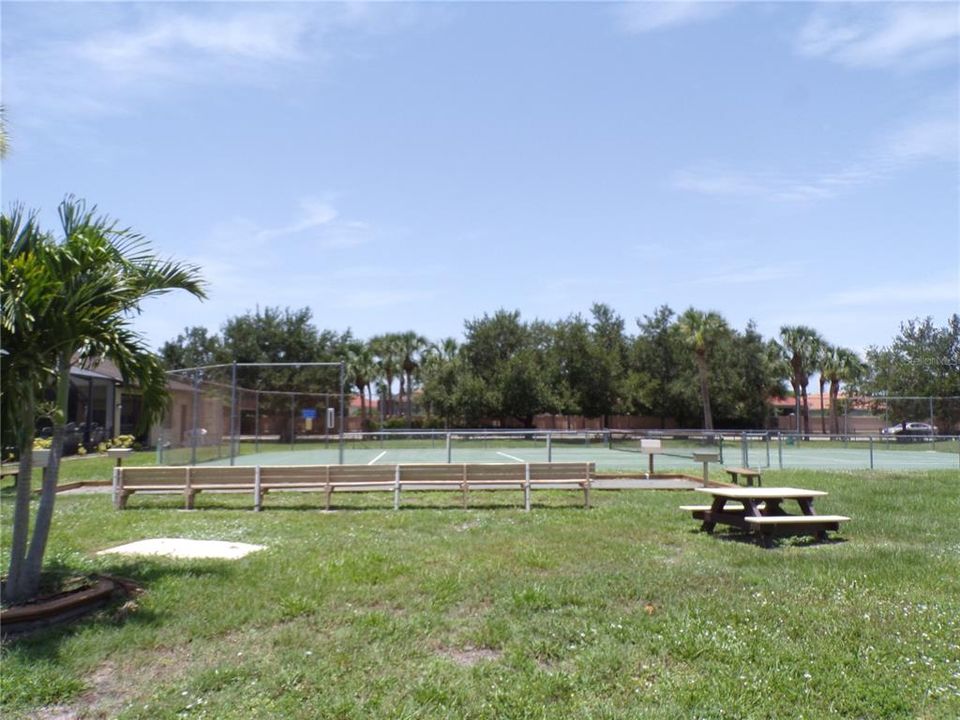 For Rent: $2,800 (2 beds, 2 baths, 893 Square Feet)