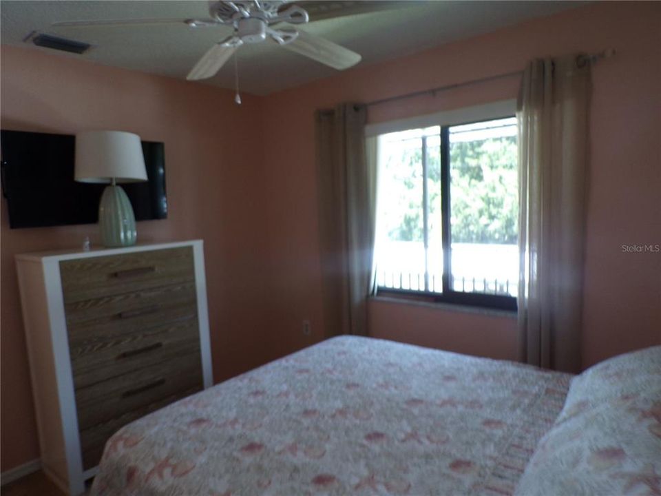 For Rent: $2,800 (2 beds, 2 baths, 893 Square Feet)