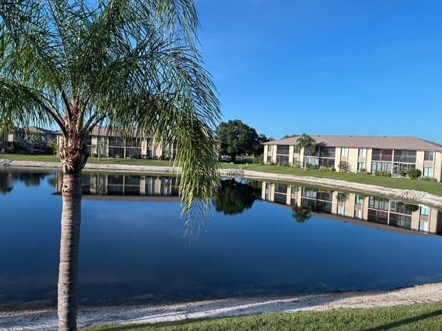 For Rent: $2,800 (2 beds, 2 baths, 893 Square Feet)
