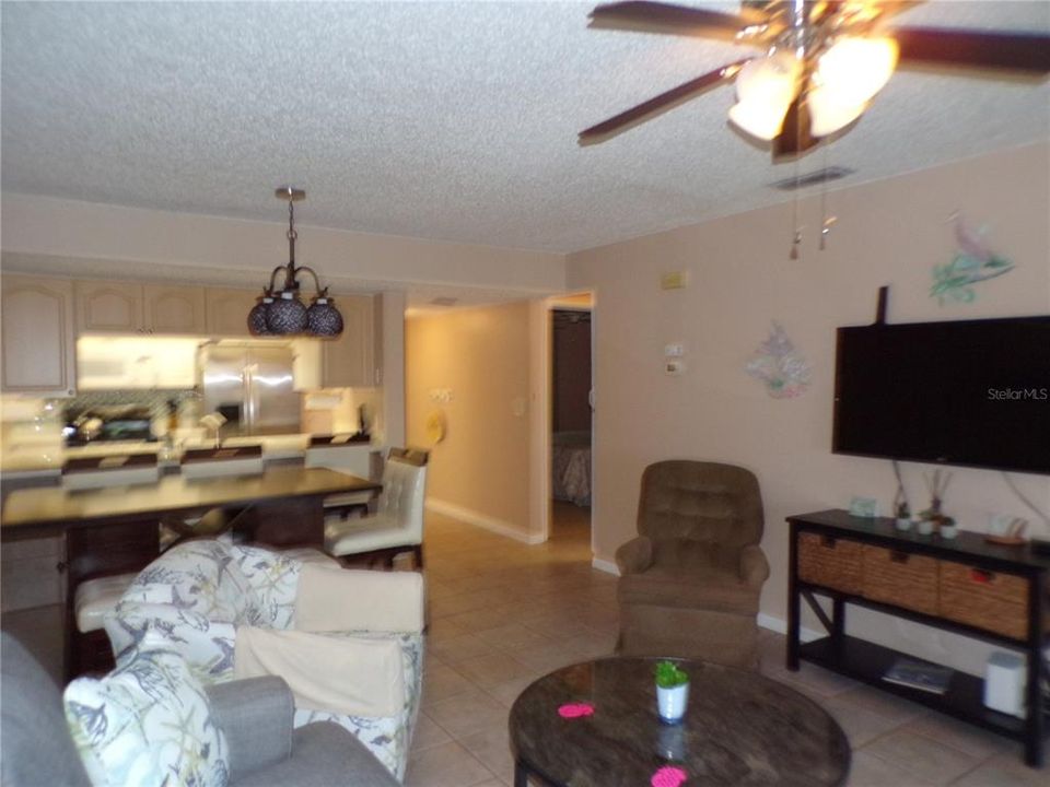 For Rent: $2,800 (2 beds, 2 baths, 893 Square Feet)