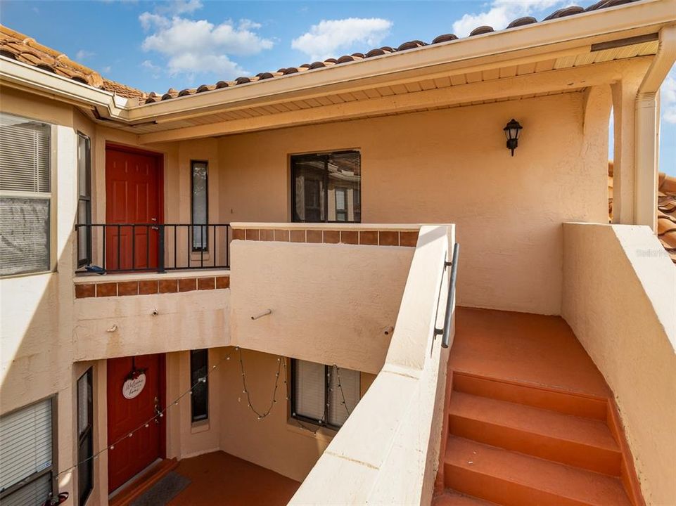 For Sale: $269,900 (2 beds, 2 baths, 1075 Square Feet)