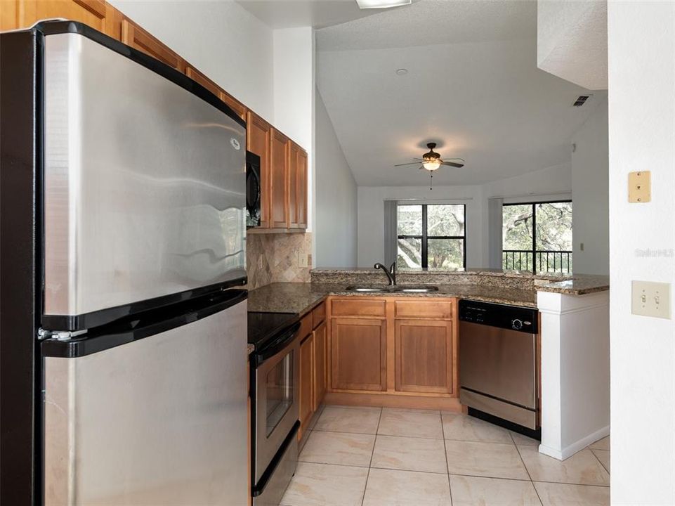 For Sale: $269,900 (2 beds, 2 baths, 1075 Square Feet)