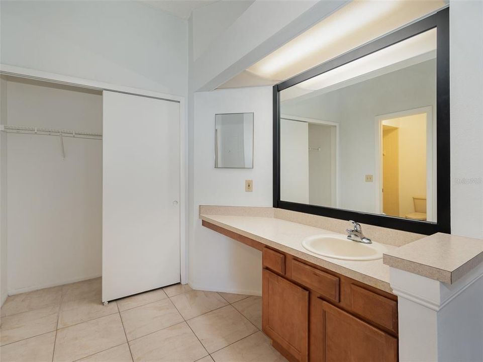For Sale: $269,900 (2 beds, 2 baths, 1075 Square Feet)