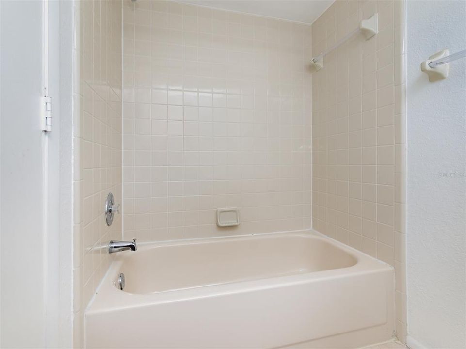 For Sale: $269,900 (2 beds, 2 baths, 1075 Square Feet)