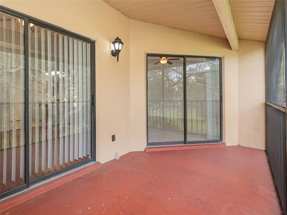 For Sale: $269,900 (2 beds, 2 baths, 1075 Square Feet)