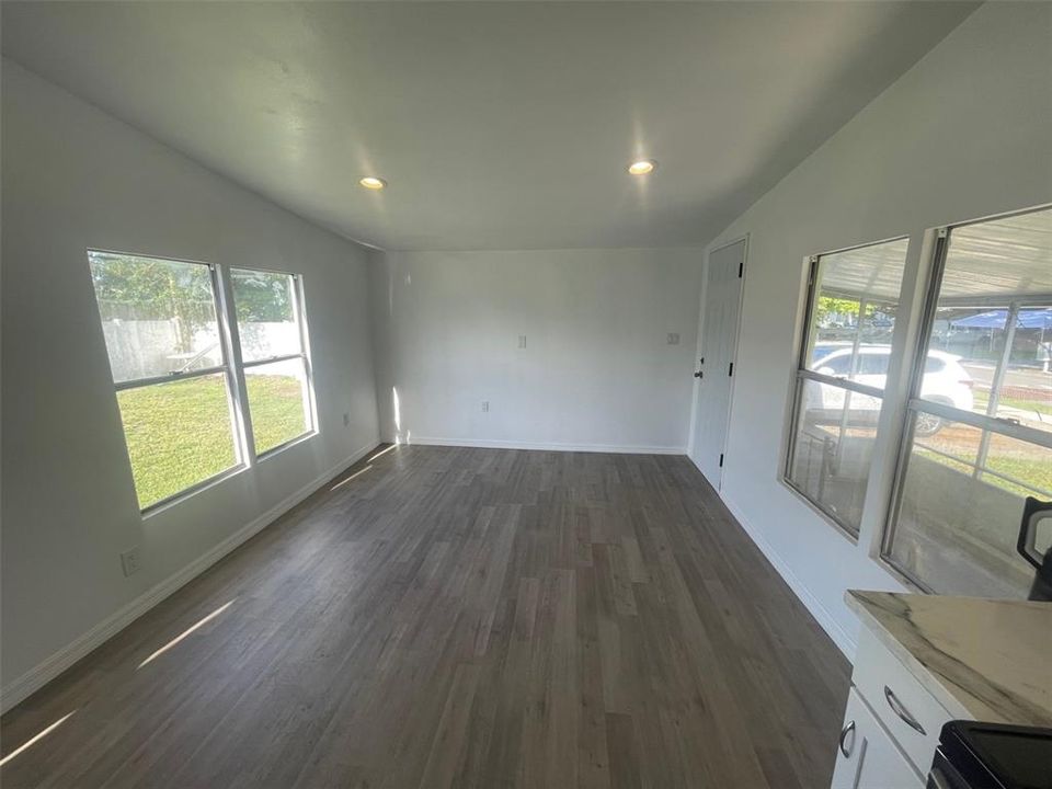 En Venta: $264,500 (3 camas, 2 baños, 780 Pies cuadrados)