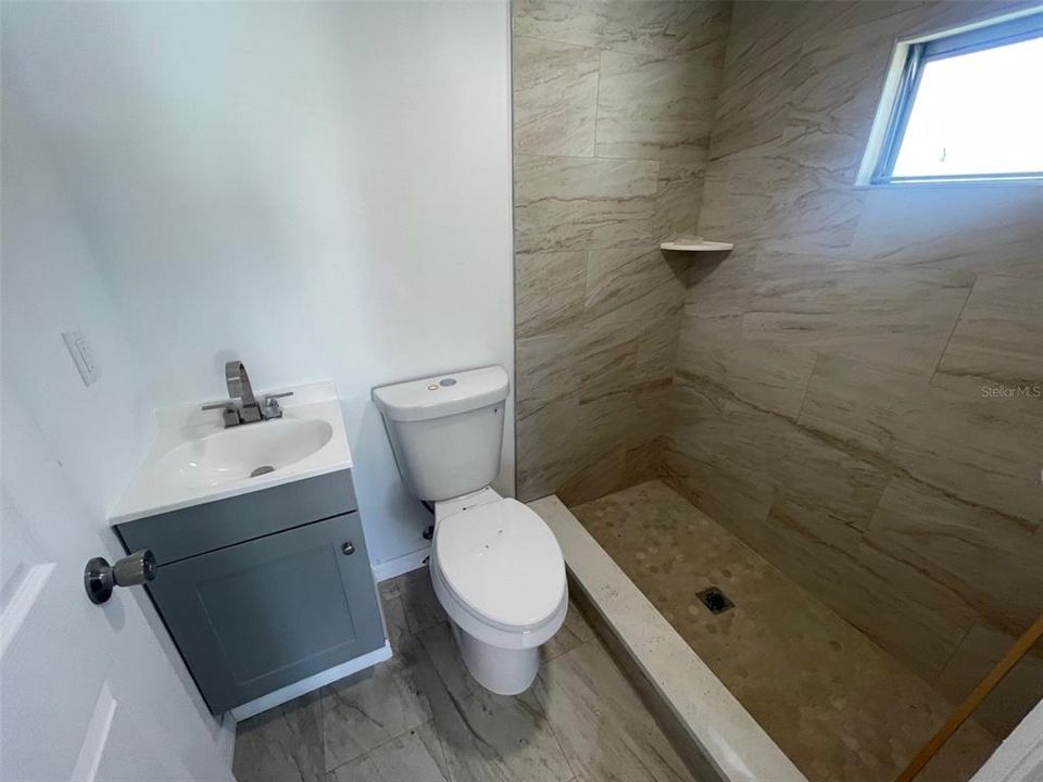 En Venta: $264,500 (3 camas, 2 baños, 780 Pies cuadrados)