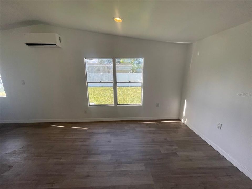 En Venta: $264,500 (3 camas, 2 baños, 780 Pies cuadrados)