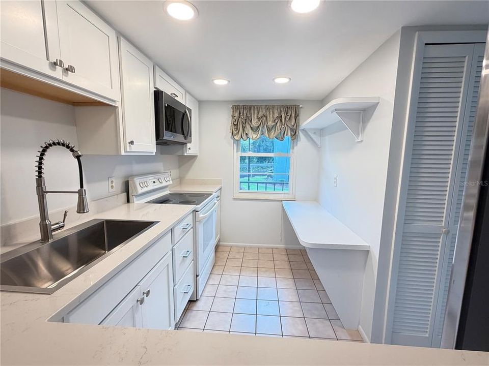 В аренду: $1,650 (3 спален, 2 ванн, 1218 Квадратных фут)