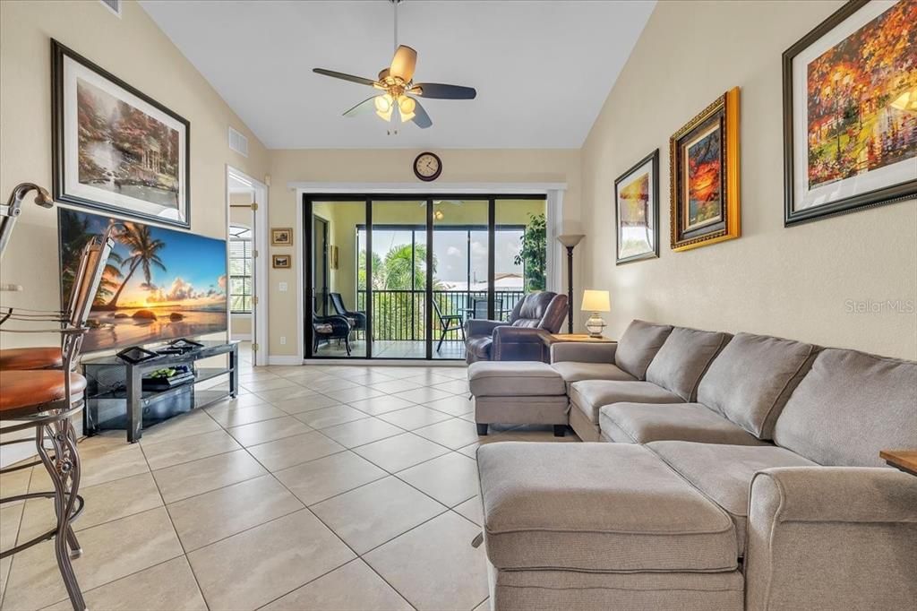 En Venta: $327,000 (2 camas, 2 baños, 1484 Pies cuadrados)