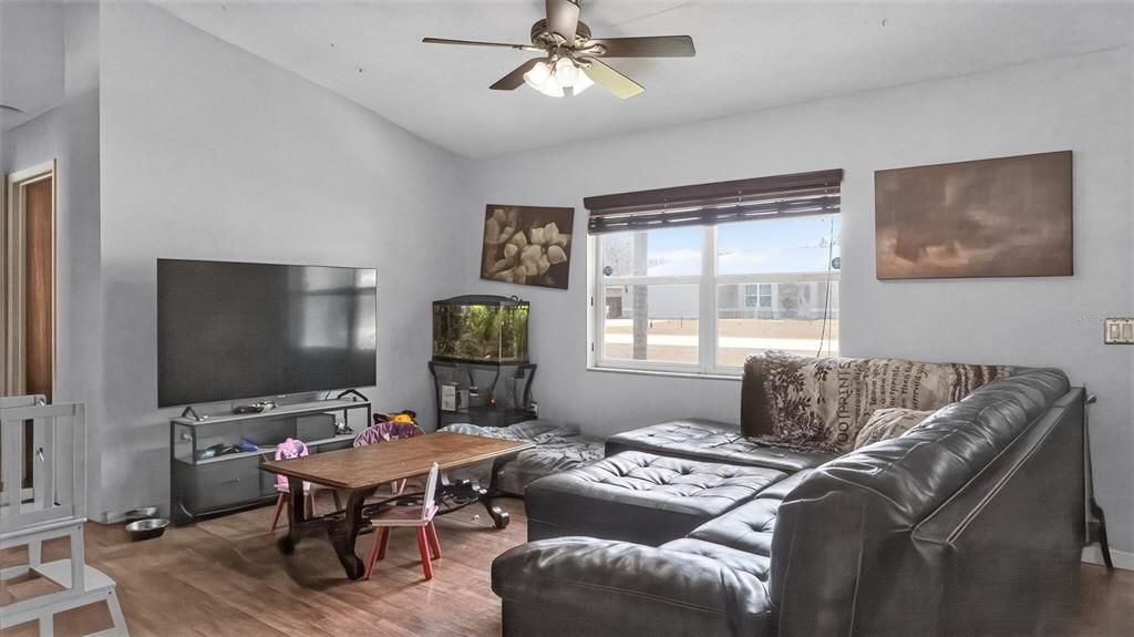 For Sale: $199,000 (3 beds, 2 baths, 1231 Square Feet)