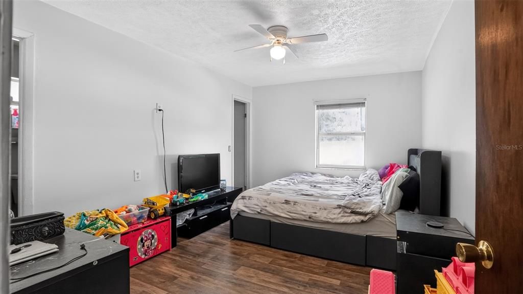For Sale: $199,000 (3 beds, 2 baths, 1231 Square Feet)
