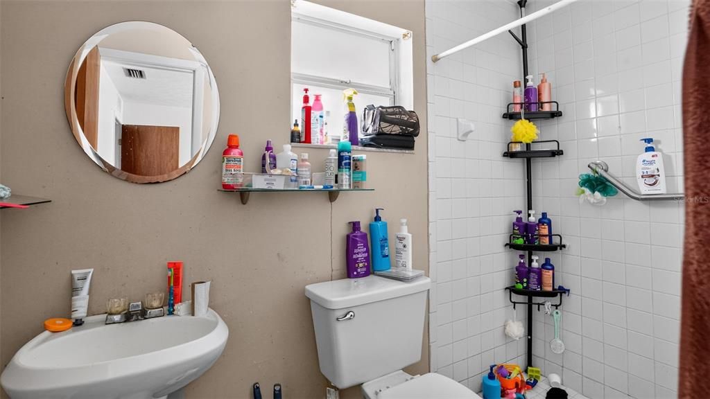For Sale: $199,000 (3 beds, 2 baths, 1231 Square Feet)