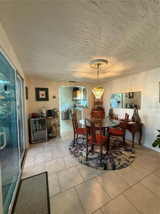 En Venta: $375,000 (2 camas, 2 baños, 815 Pies cuadrados)