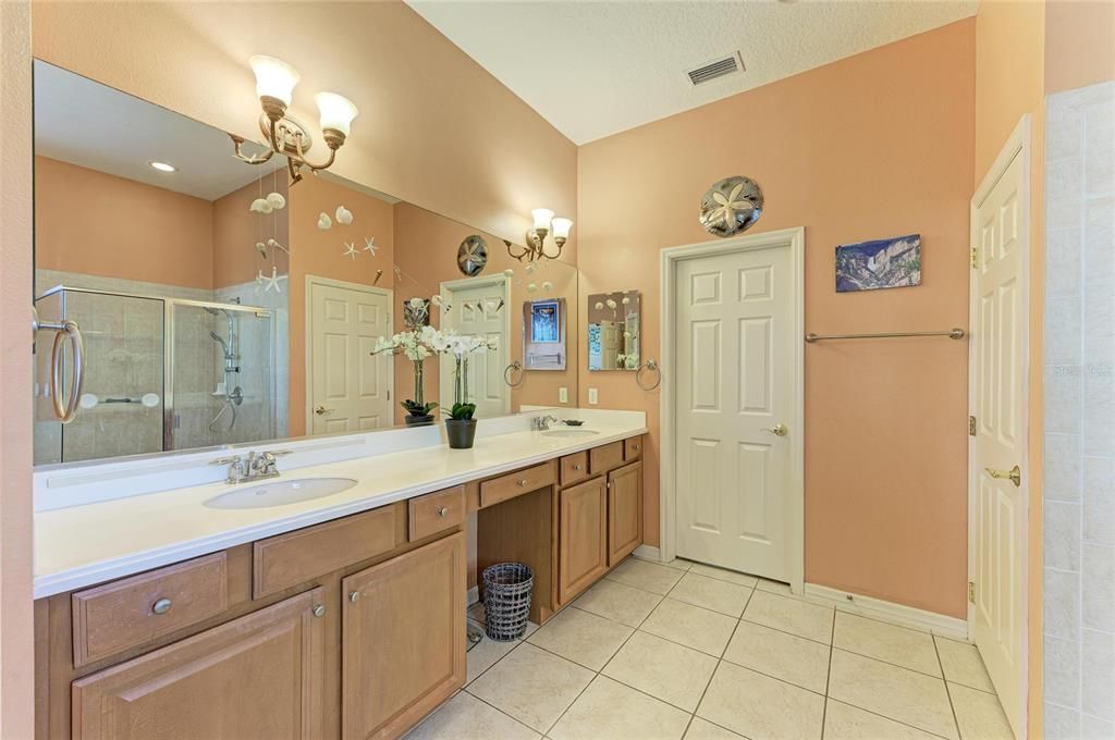 For Sale: $524,900 (3 beds, 2 baths, 2021 Square Feet)