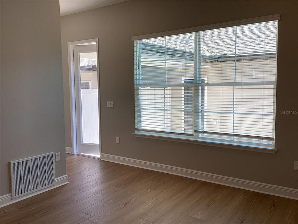 For Sale: $599,990 (3 beds, 2 baths, 1699 Square Feet)