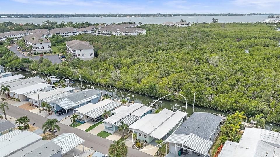 На продажу: $230,000 (2 спален, 2 ванн, 1006 Квадратных фут)