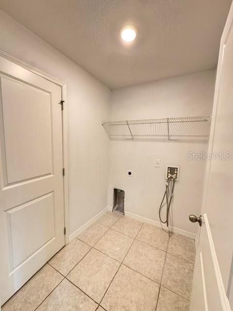 For Rent: $1,995 (3 beds, 2 baths, 1380 Square Feet)