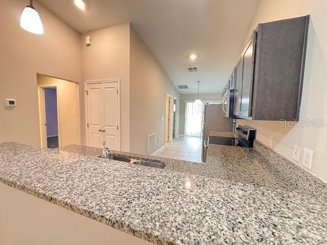 For Rent: $1,995 (3 beds, 2 baths, 1380 Square Feet)