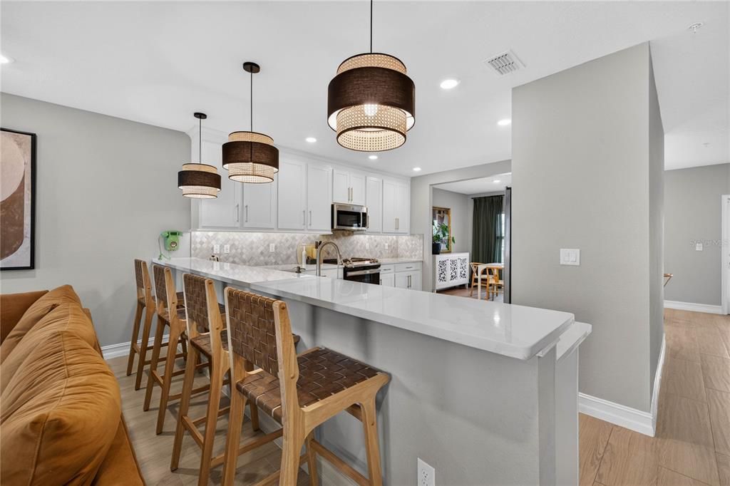 En Venta: $795,000 (3 camas, 3 baños, 2222 Pies cuadrados)