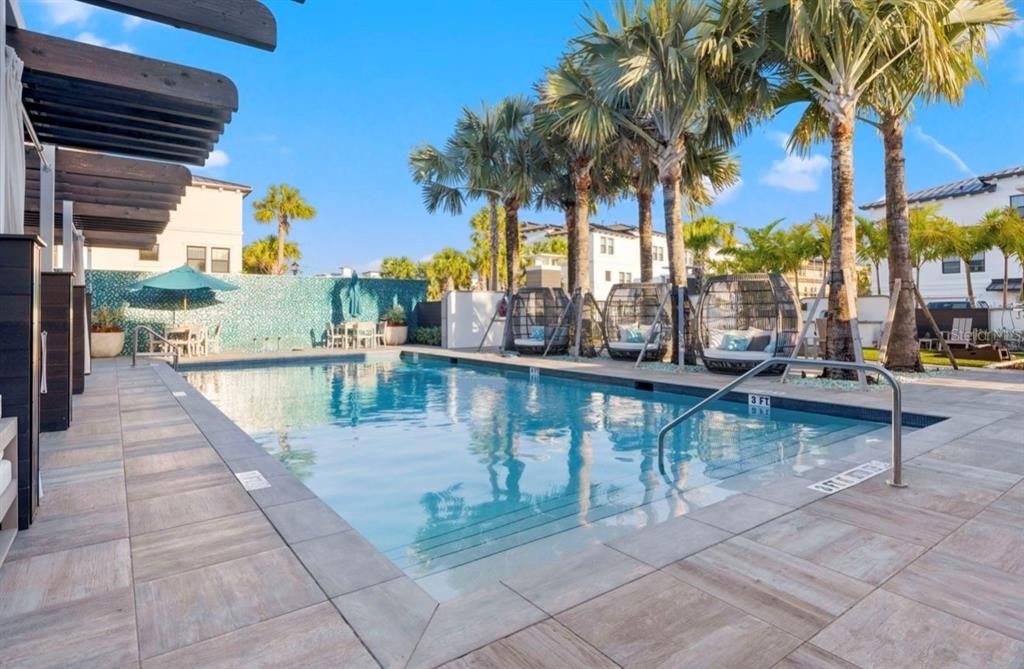 En Venta: $795,000 (3 camas, 3 baños, 2222 Pies cuadrados)