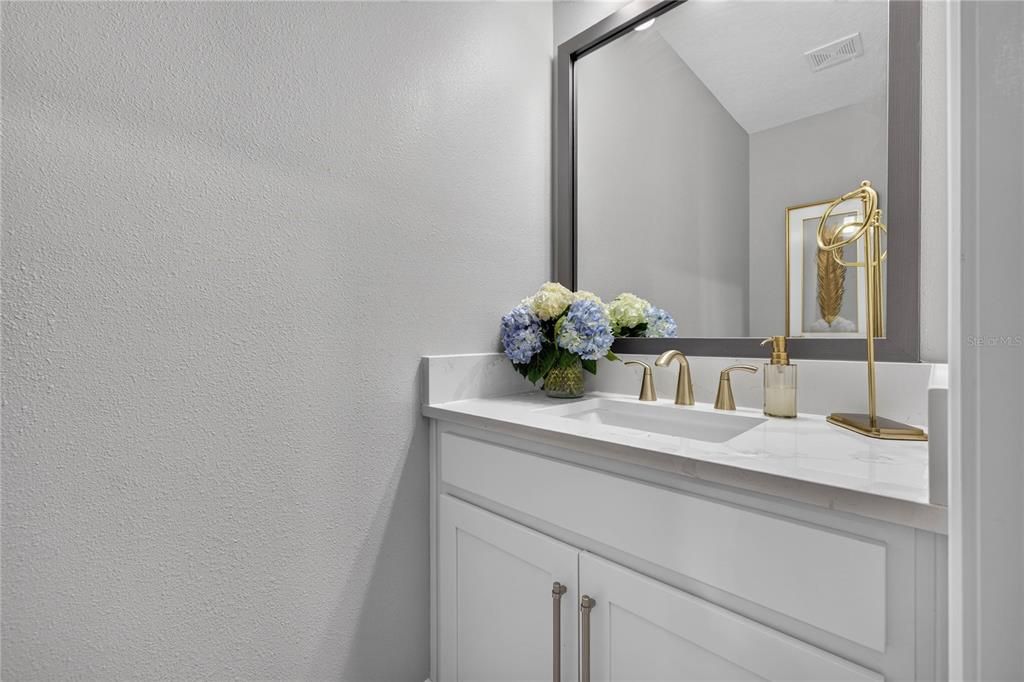 En Venta: $795,000 (3 camas, 3 baños, 2222 Pies cuadrados)