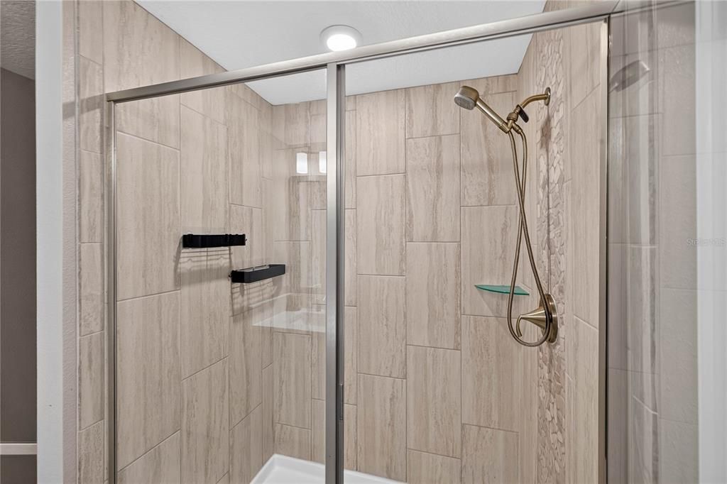 En Venta: $795,000 (3 camas, 3 baños, 2222 Pies cuadrados)