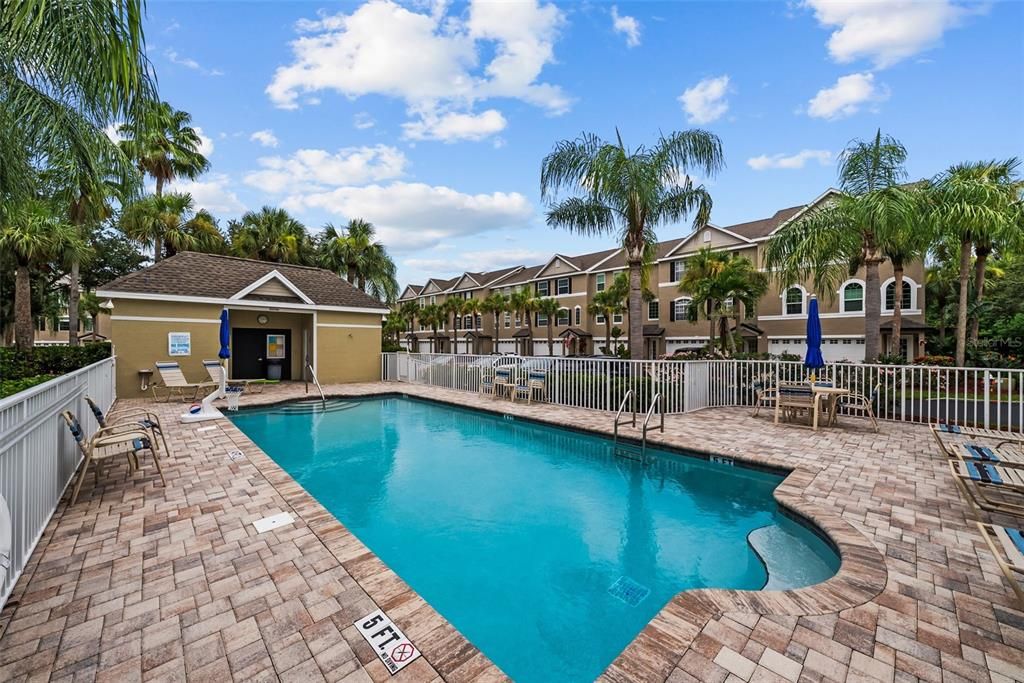 For Sale: $450,000 (2 beds, 2 baths, 1595 Square Feet)