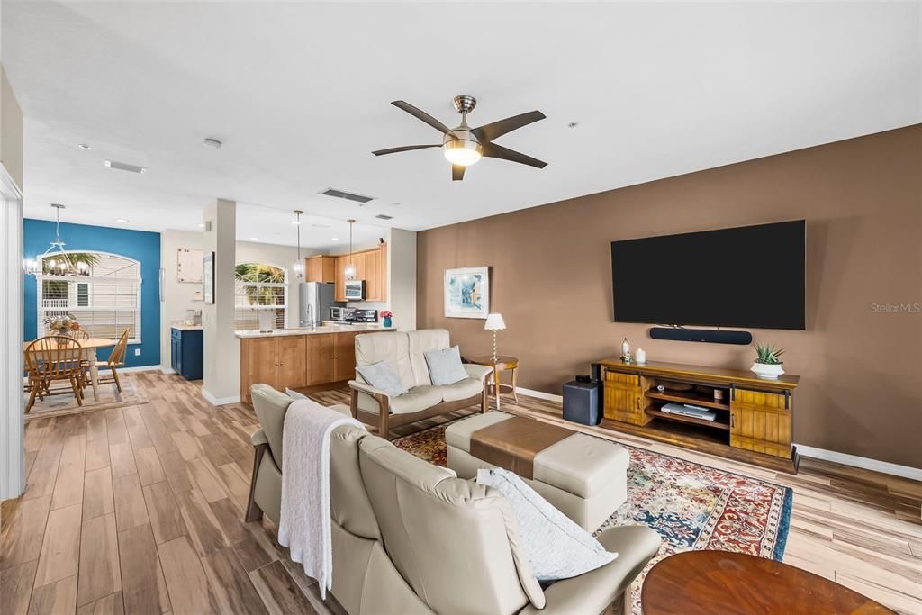 For Sale: $450,000 (2 beds, 2 baths, 1595 Square Feet)