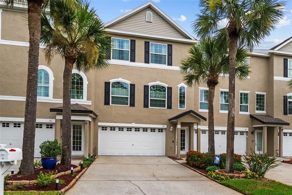 For Sale: $450,000 (2 beds, 2 baths, 1595 Square Feet)