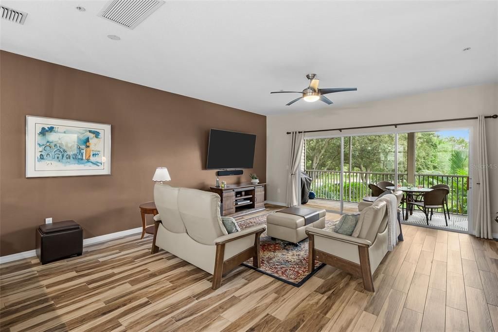 For Sale: $450,000 (2 beds, 2 baths, 1595 Square Feet)