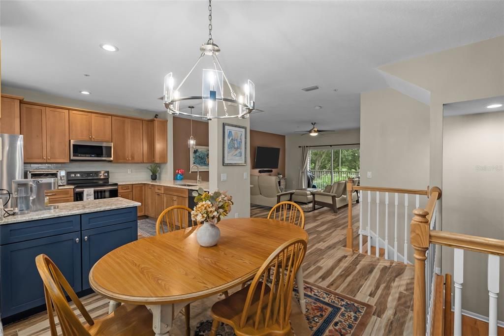 For Sale: $450,000 (2 beds, 2 baths, 1595 Square Feet)