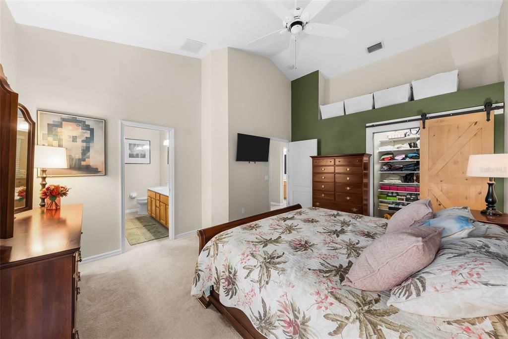 For Sale: $450,000 (2 beds, 2 baths, 1595 Square Feet)