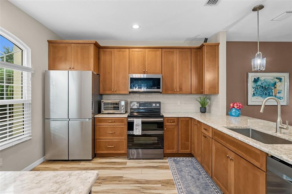 For Sale: $450,000 (2 beds, 2 baths, 1595 Square Feet)