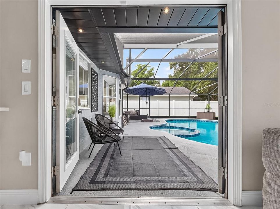 For Sale: $450,000 (3 beds, 2 baths, 1732 Square Feet)