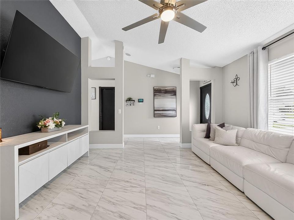 For Sale: $450,000 (3 beds, 2 baths, 1732 Square Feet)