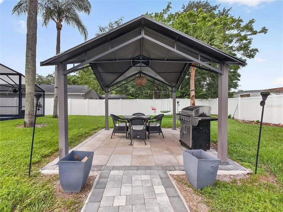 For Sale: $450,000 (3 beds, 2 baths, 1732 Square Feet)