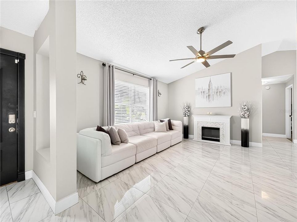 For Sale: $450,000 (3 beds, 2 baths, 1732 Square Feet)