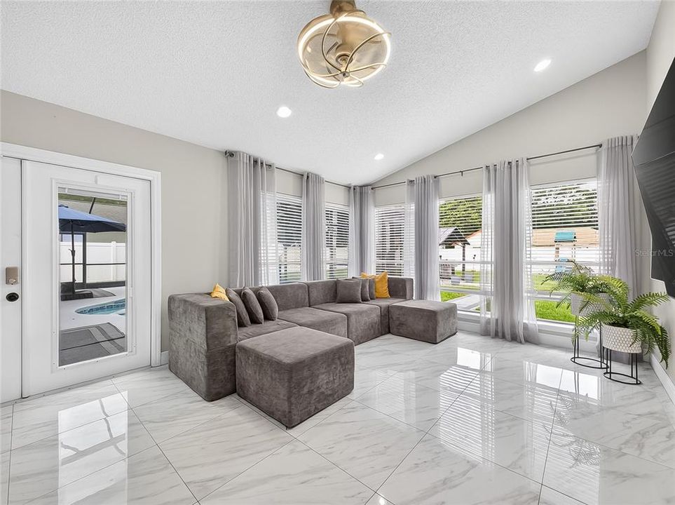 For Sale: $450,000 (3 beds, 2 baths, 1732 Square Feet)