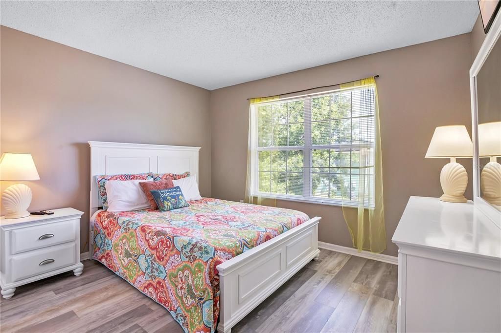 For Sale: $499,900 (6 beds, 4 baths, 2864 Square Feet)