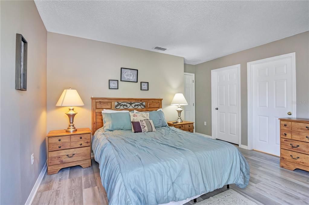 For Sale: $499,900 (6 beds, 4 baths, 2864 Square Feet)