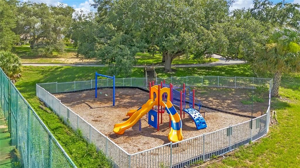 For Sale: $499,900 (6 beds, 4 baths, 2864 Square Feet)