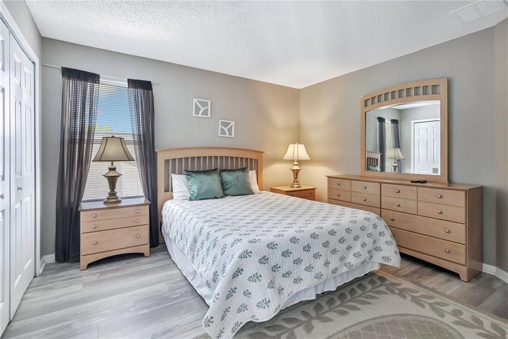 For Sale: $499,900 (6 beds, 4 baths, 2864 Square Feet)