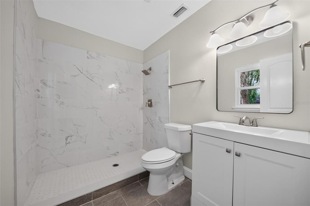 На продажу: $349,900 (3 спален, 2 ванн, 1277 Квадратных фут)