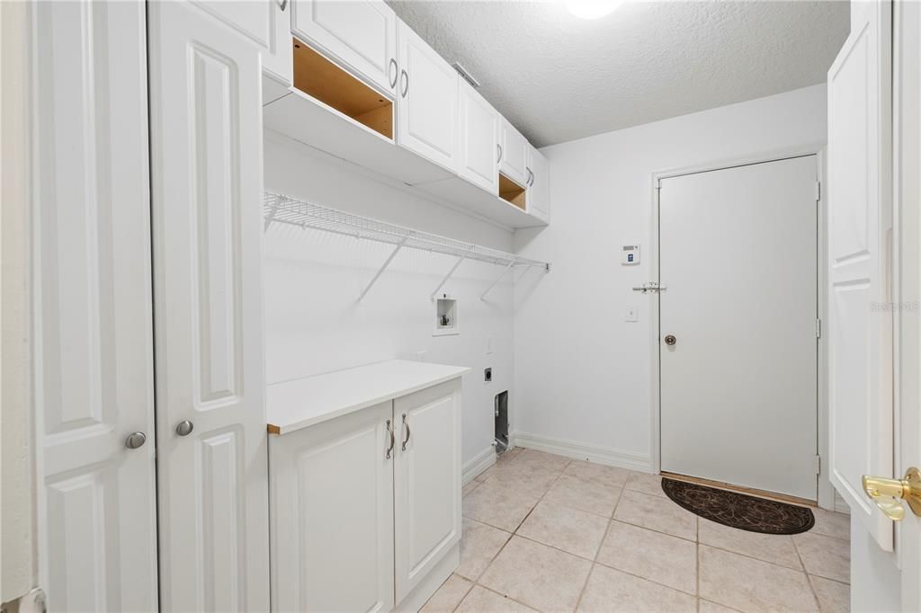 For Sale: $415,000 (4 beds, 3 baths, 2477 Square Feet)