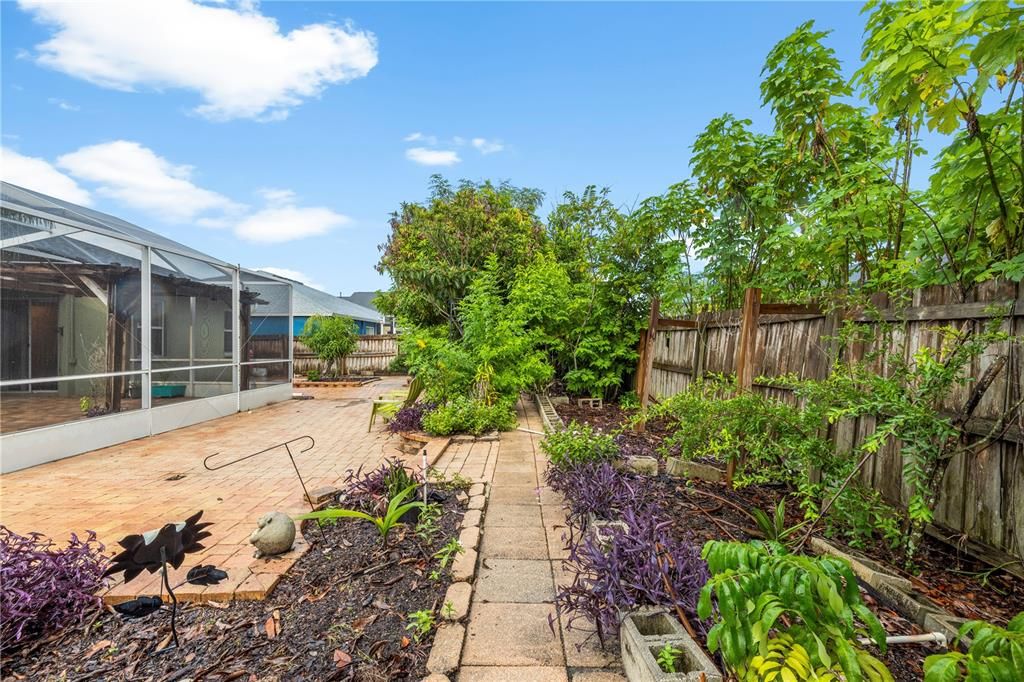 For Sale: $415,000 (4 beds, 3 baths, 2477 Square Feet)