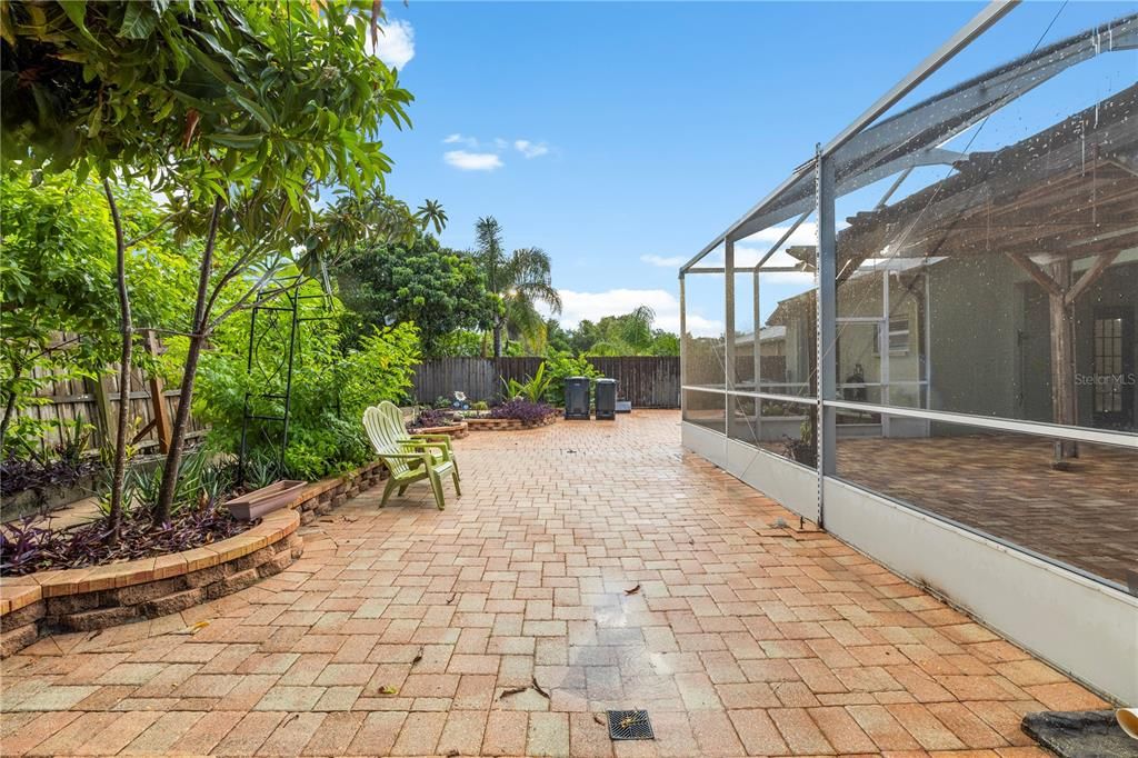 For Sale: $415,000 (4 beds, 3 baths, 2477 Square Feet)