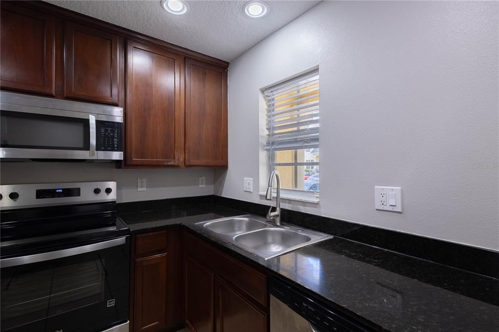 В аренду: $1,850 (3 спален, 2 ванн, 1532 Квадратных фут)
