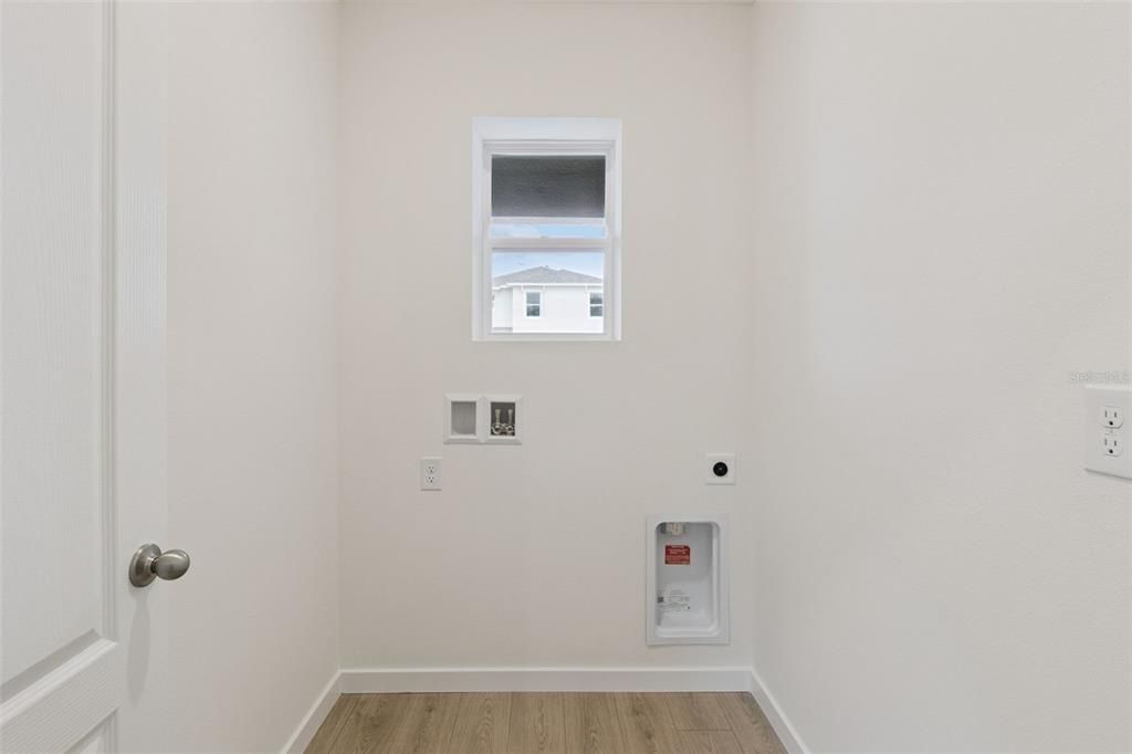 Activo con contrato: $394,990 (3 camas, 2 baños, 1614 Pies cuadrados)