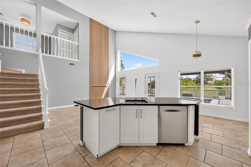 En Venta: $579,000 (4 camas, 2 baños, 2194 Pies cuadrados)